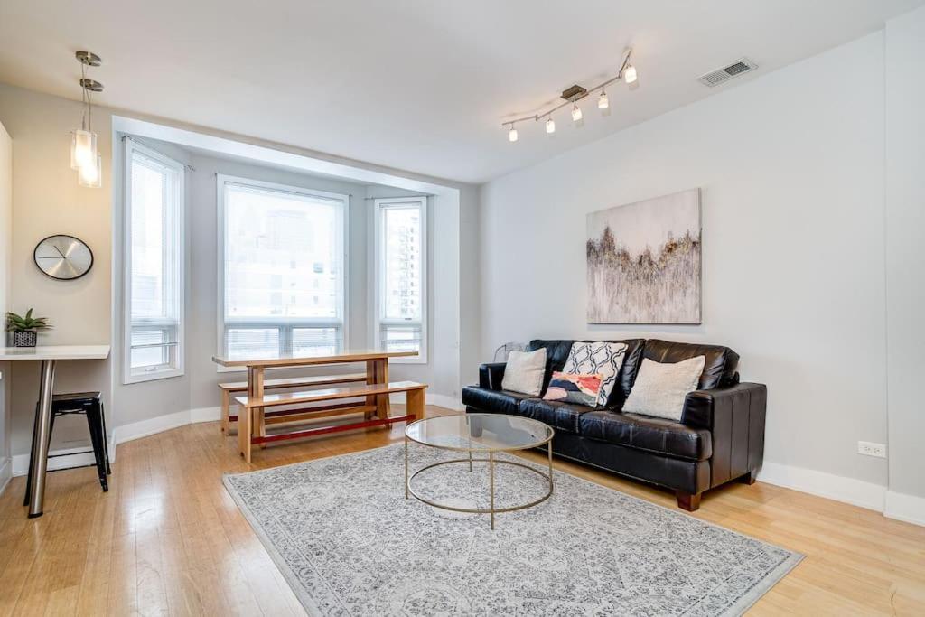 Cozy Beautiful Downtown Unit Chi In Prime River North Location Near Mag Mile - 2 Chicago Exterior photo