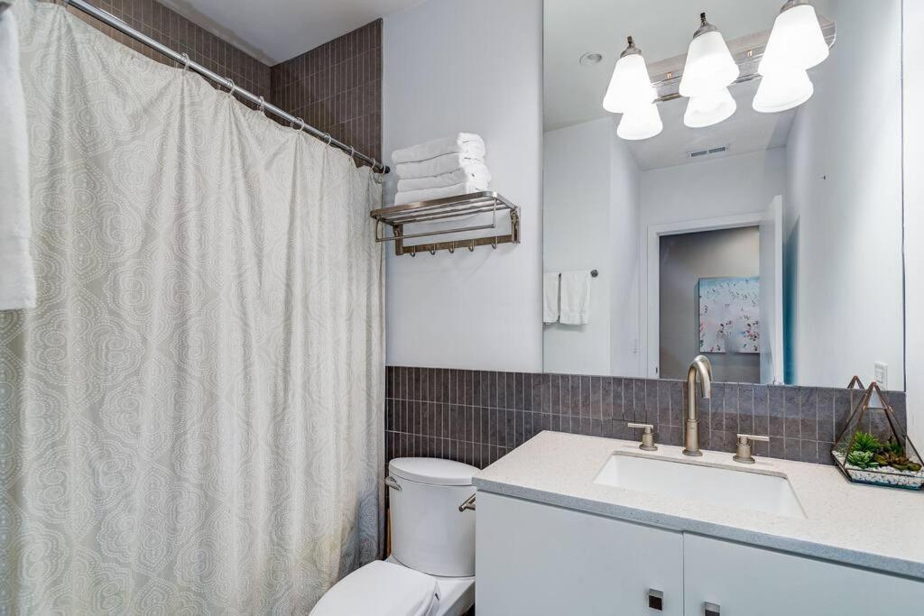 Cozy Beautiful Downtown Unit Chi In Prime River North Location Near Mag Mile - 2 Chicago Exterior photo